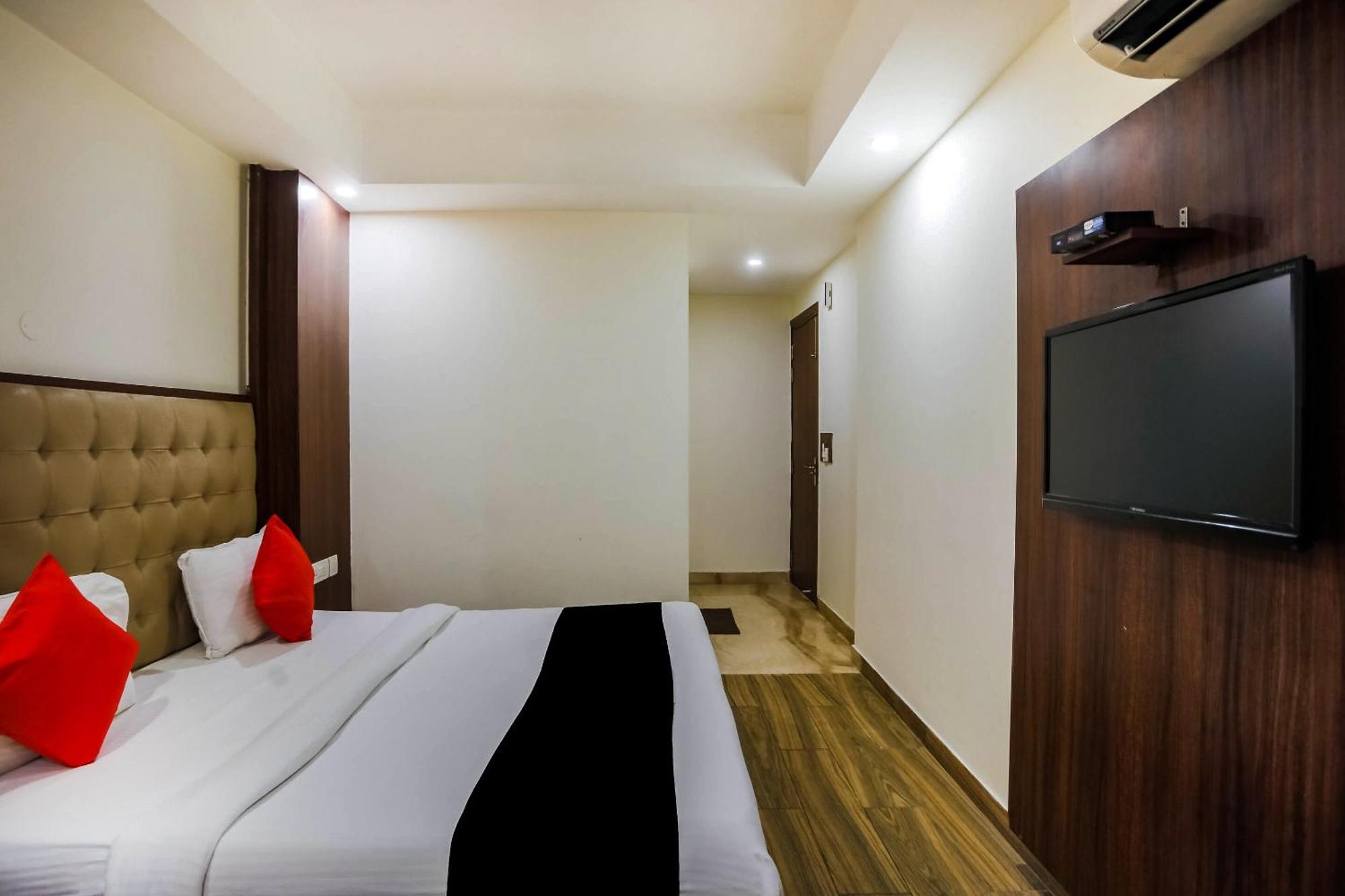 Collection O The Kailash Dev Hotel New Delhi Exterior photo