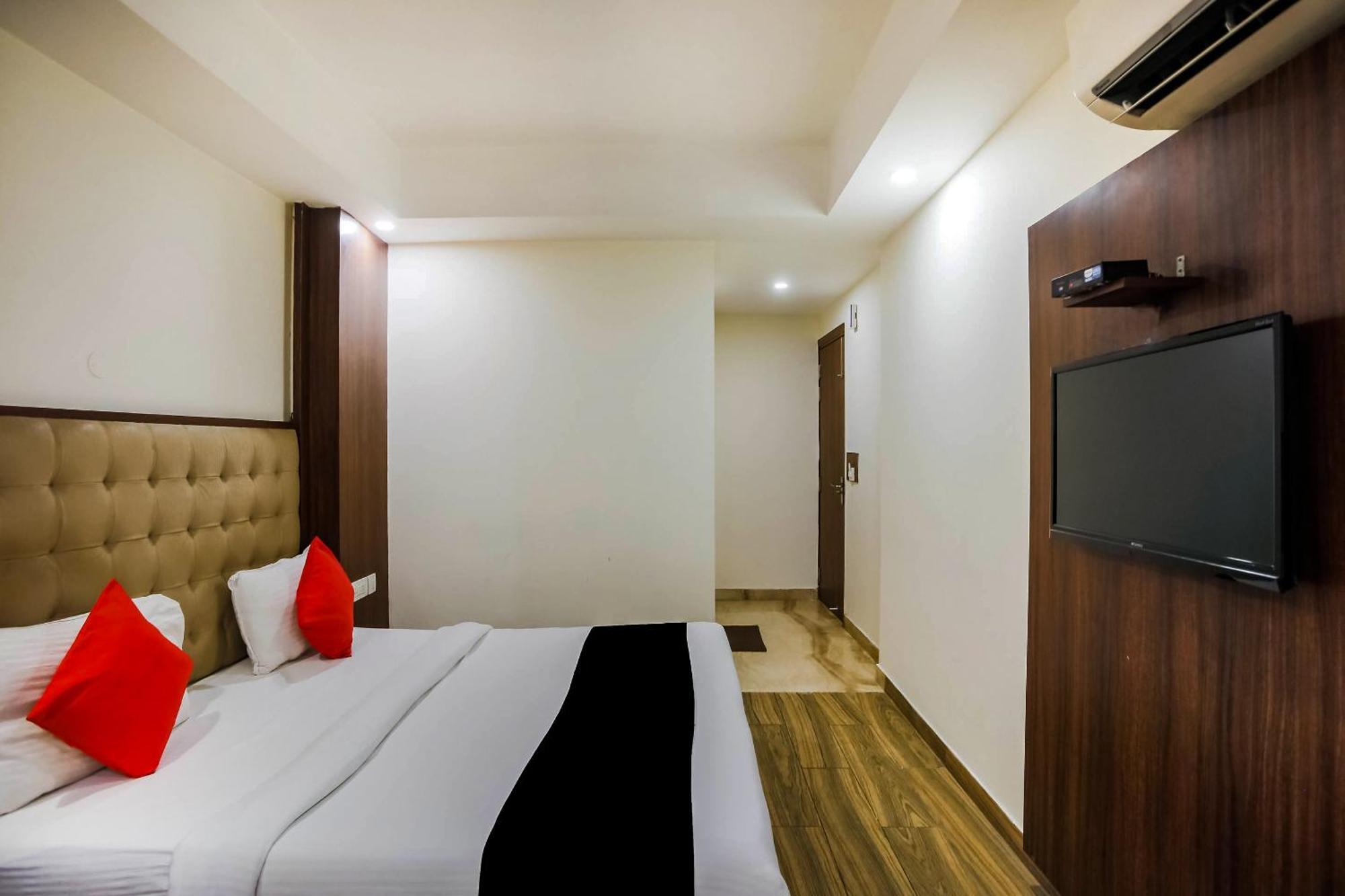 Collection O The Kailash Dev Hotel New Delhi Exterior photo